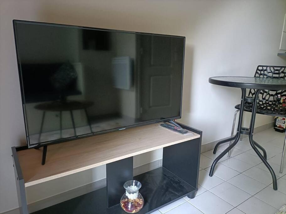 Agreable Et Paisible Studio Franqueville-Saint-Pierre Extérieur photo